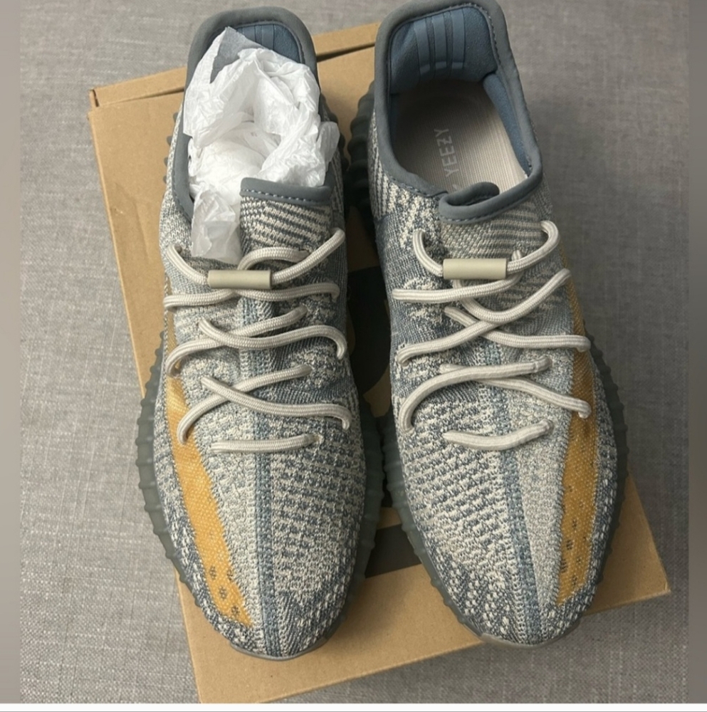 AUTHENTIC YEEZY SNEAKERS